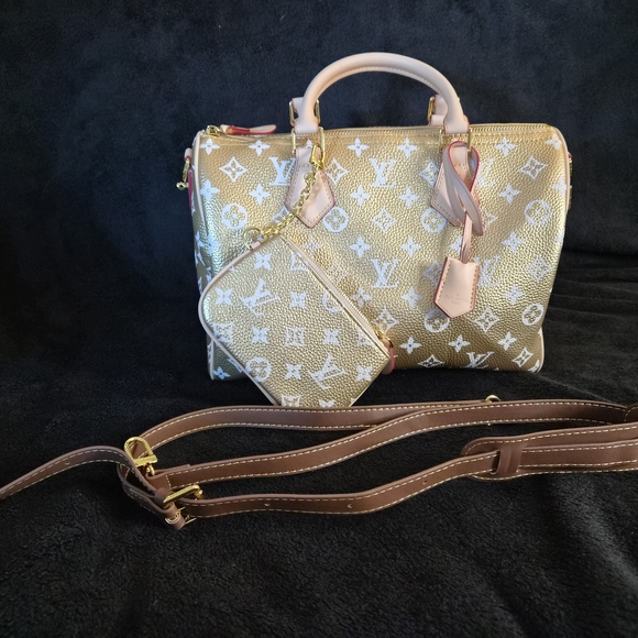 Handbags - Gold Speedy 25 Style Tote - Pouch Included